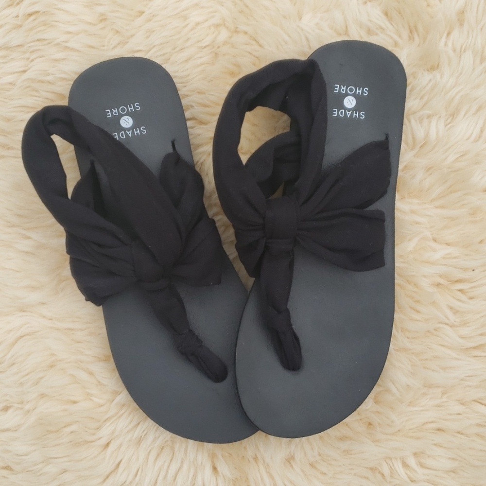 Shade & Shore Black Bow Thong Sandals